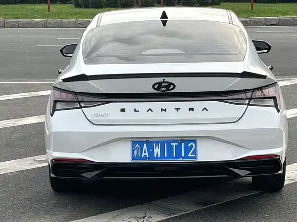 Hyundai Elantra 2022