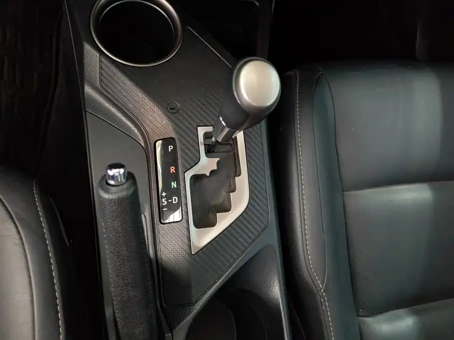 Toyota RAV4 2015 — фото 16