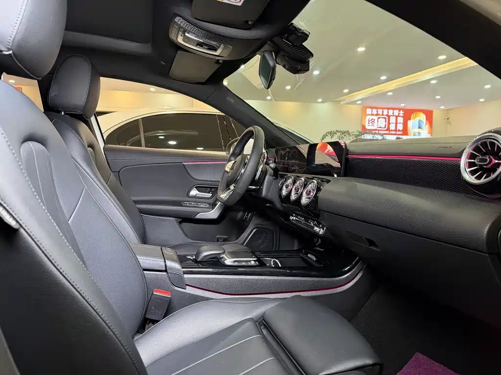 Mercedes-Benz A-Class 2022 — фото 13