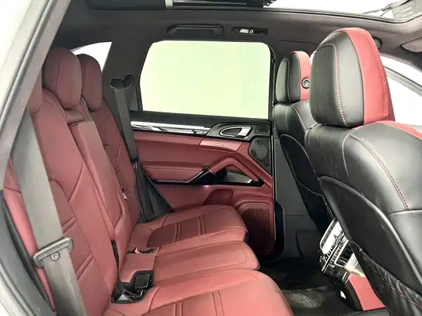 Porsche Cayenne 2011