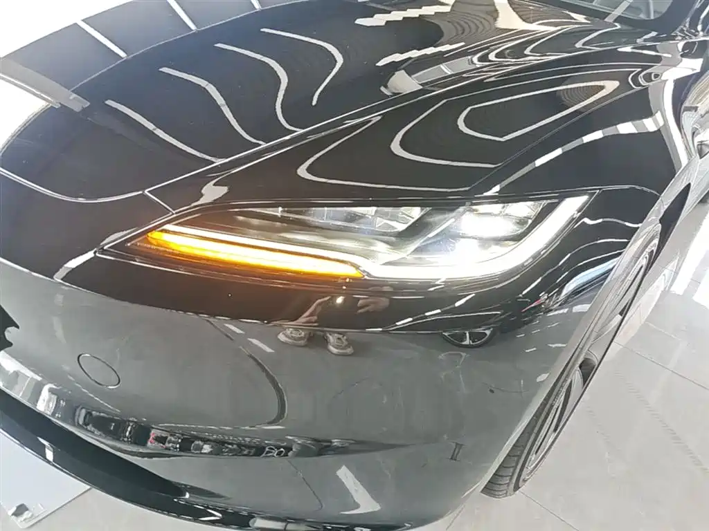 Tesla Model 3 2025 — фото 24