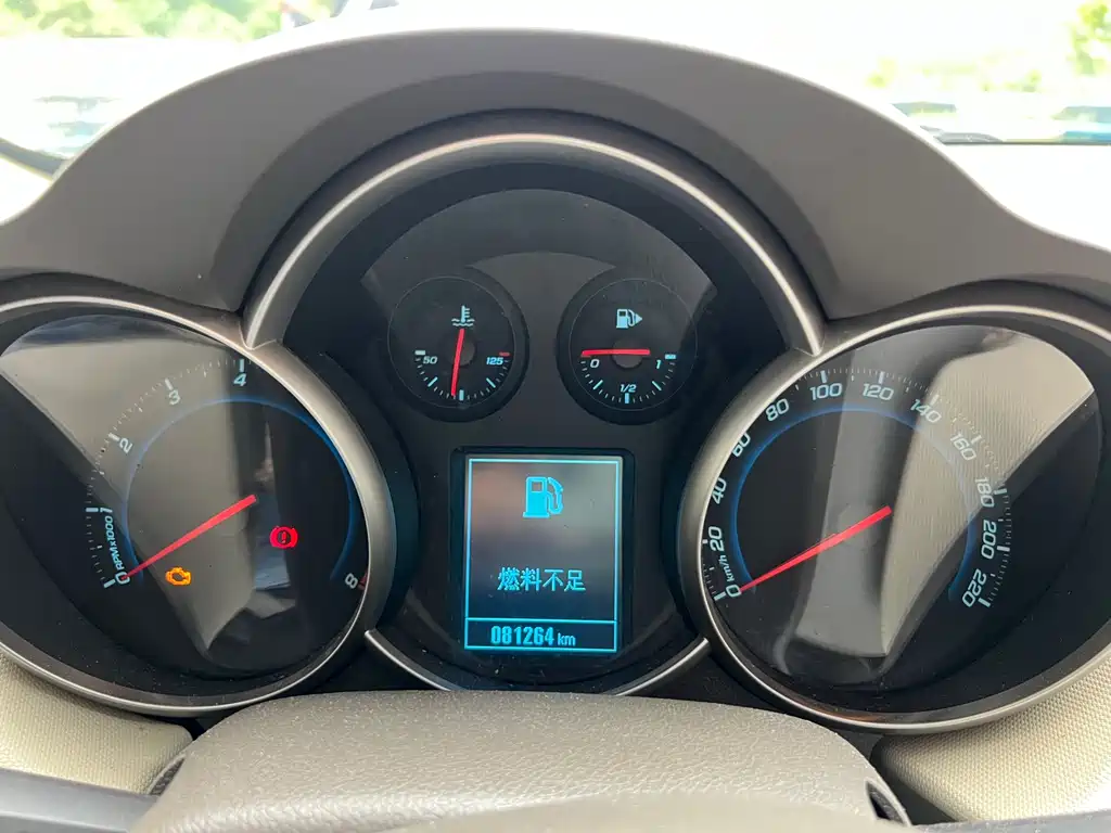 Chevrolet Cruze 2015 — фото 16