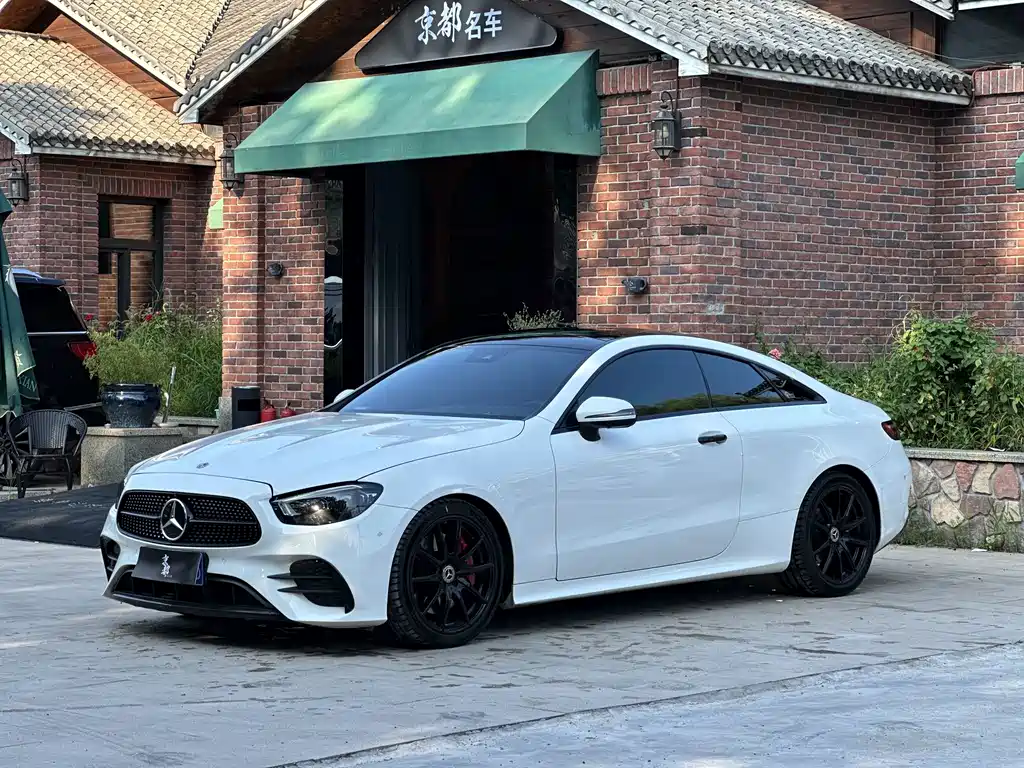 Mercedes-Benz E-Class 2022