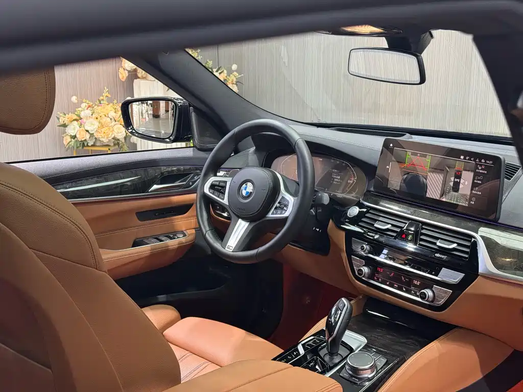 BMW 6 Series GT 2024 — фото 17