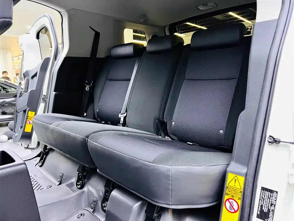 Toyota FJ Cruiser 2024 — фото 16