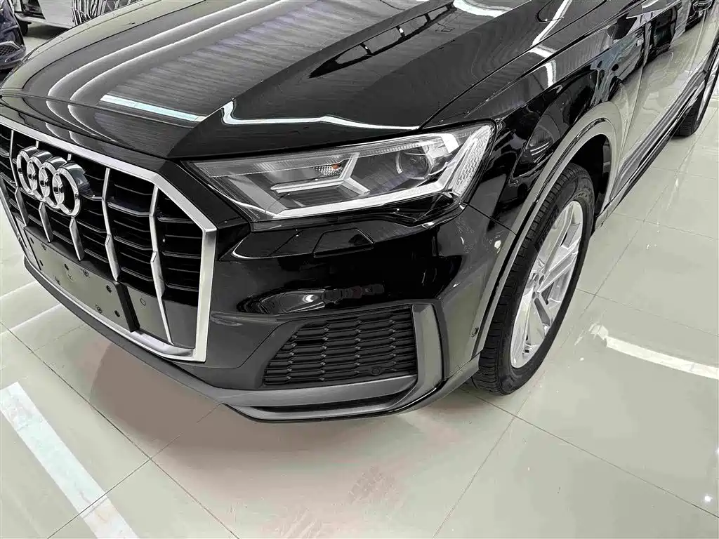 Audi Q7 2023 — фото 3