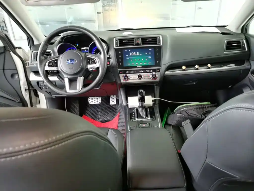 Subaru Legacy 2018 — фото 10