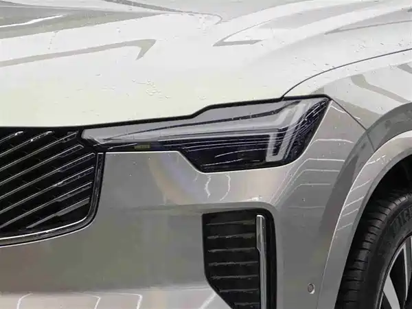 Volvo XC90 2025
