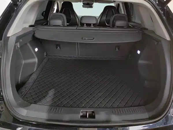 Hongqi HS3 2023