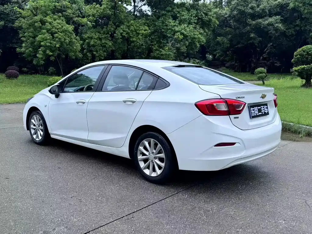 Chevrolet Cruze 2018 — фото 11