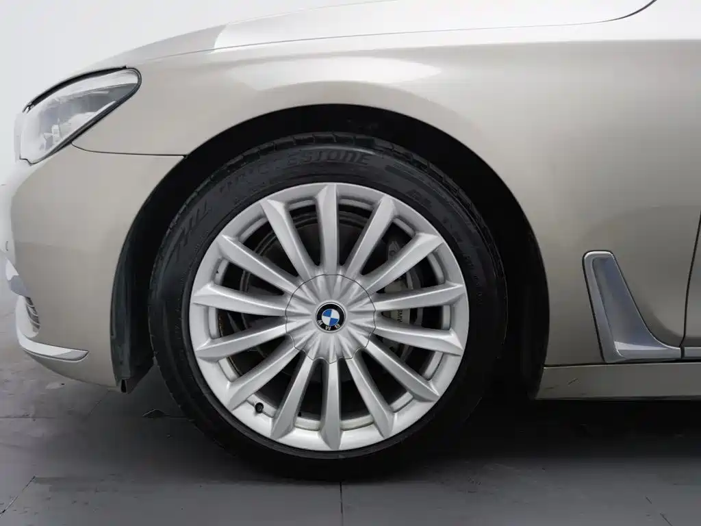 BMW 7 Series 2017 — фото 17
