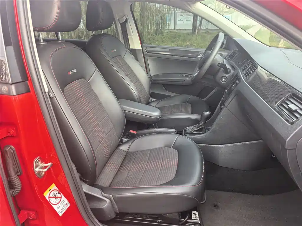 Skoda Rapid Spaceback 2016 — фото 21