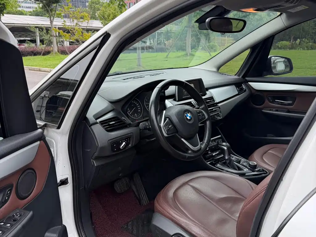 BMW 2 Series Gran Tourer 2017 — фото 13