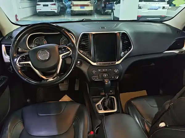 Jeep Cherokee 2018