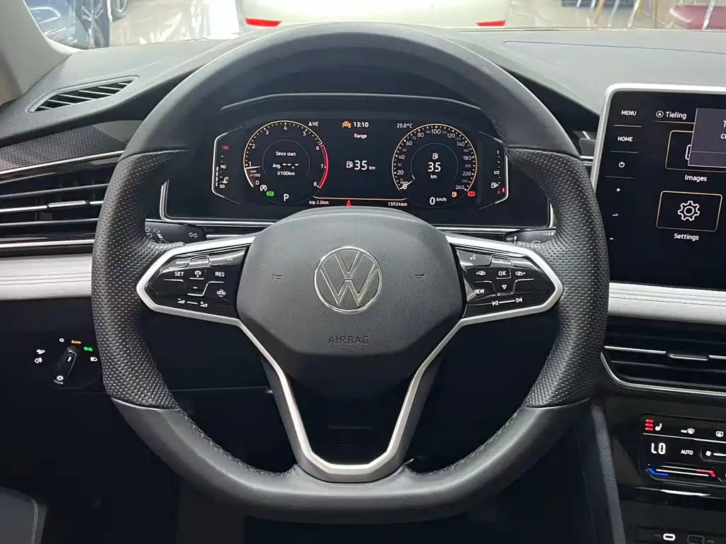 Volkswagen Tiguan L 2023 — фото 10