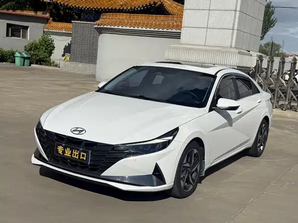 Hyundai Elantra 2022