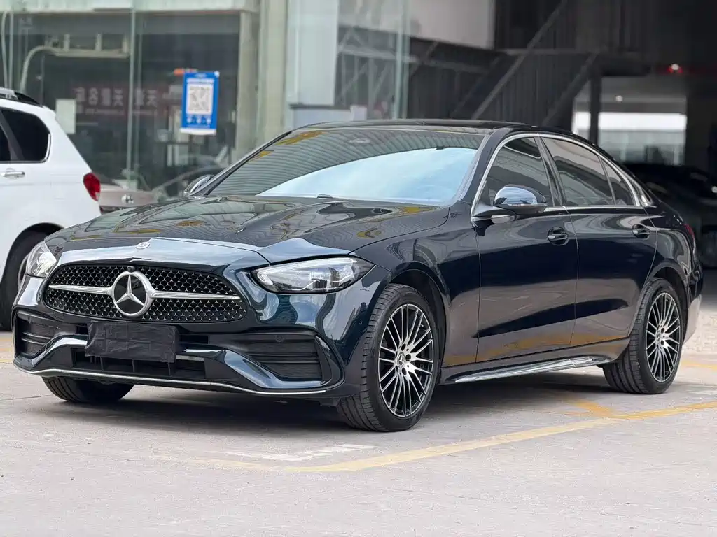 Mercedes-Benz C-Class 2025 — фото 1