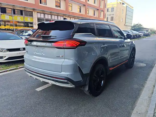 Geely Boyue 2021
