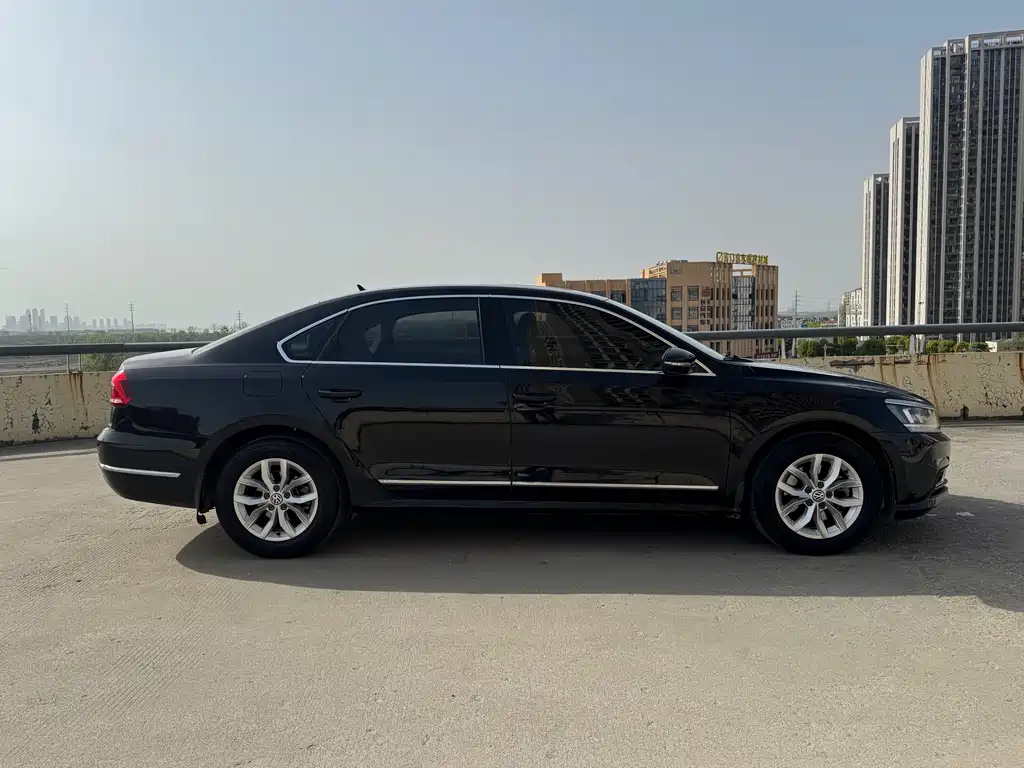 Volkswagen Passat 2018 — фото 4