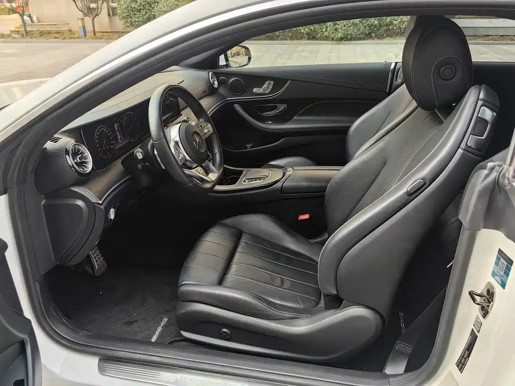 Mercedes-Benz E-Class 2019 — фото 19