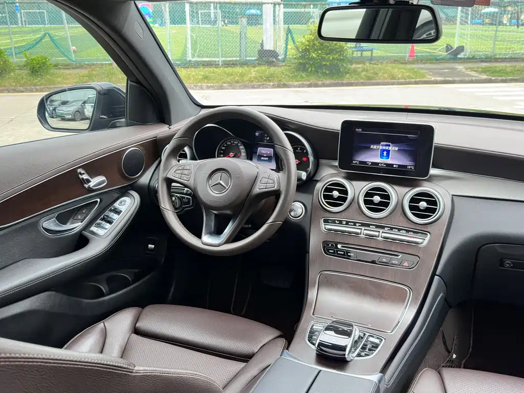 Mercedes-Benz GLC 2019 — фото 19