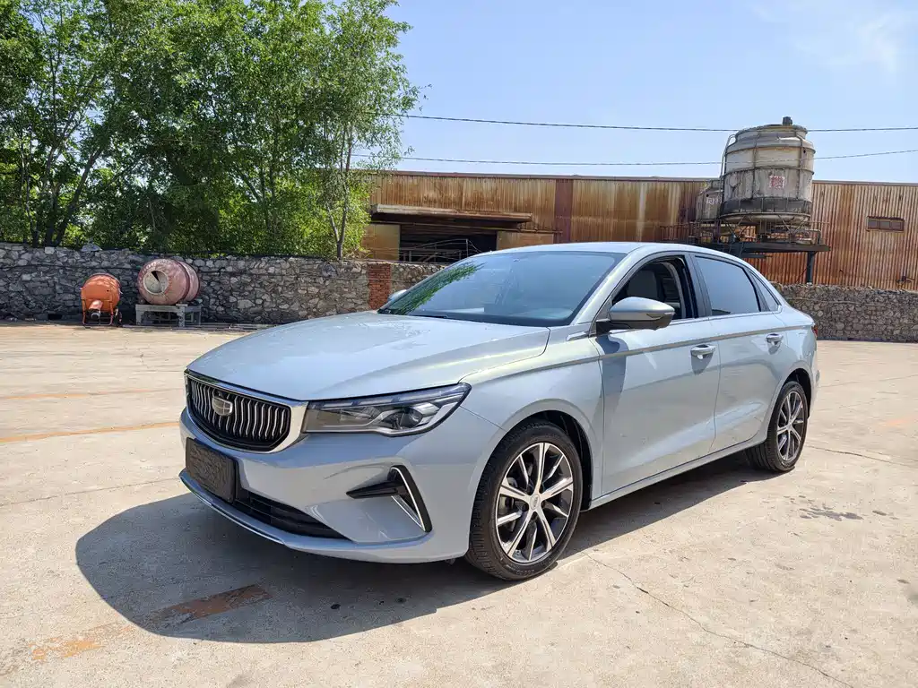 Geely Emgrand 2024