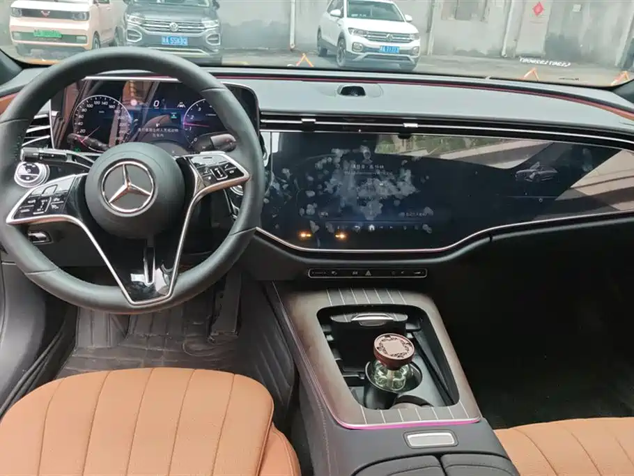 Mercedes-Benz E-Class 2025 — фото 12