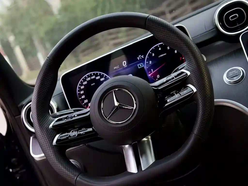 Mercedes-Benz C-Class 2024 — фото 15