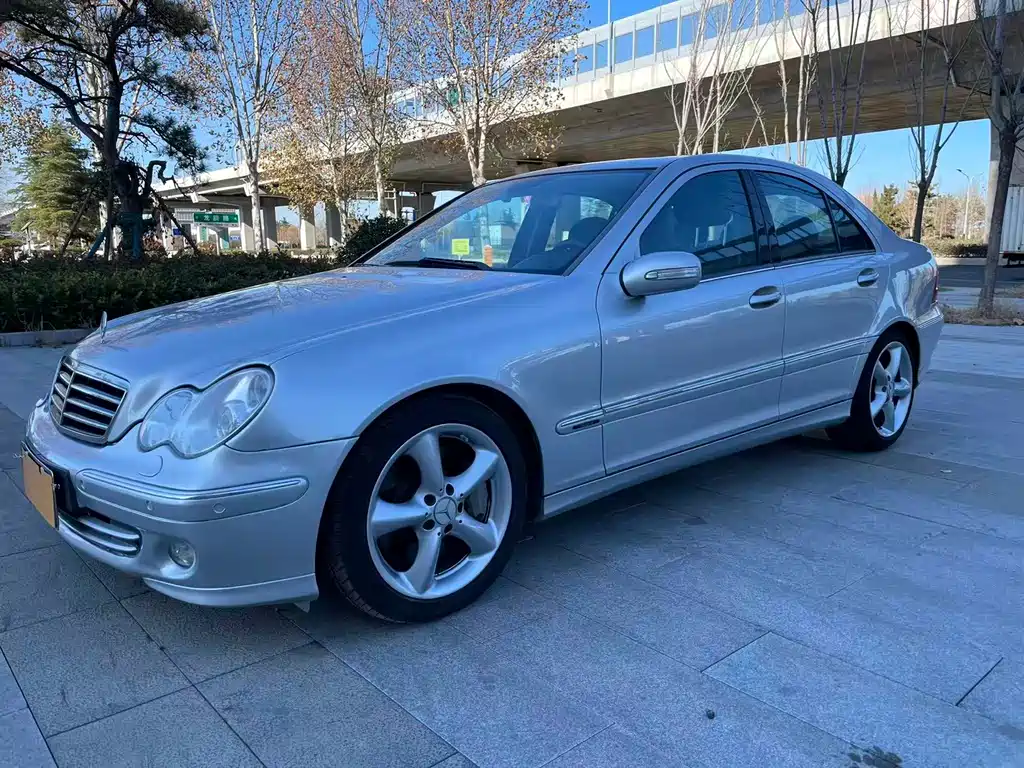 Mercedes-Benz C-Class 2006 — фото 1