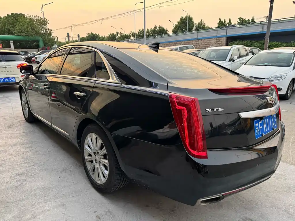 Cadillac XTS 2017 — фото 6