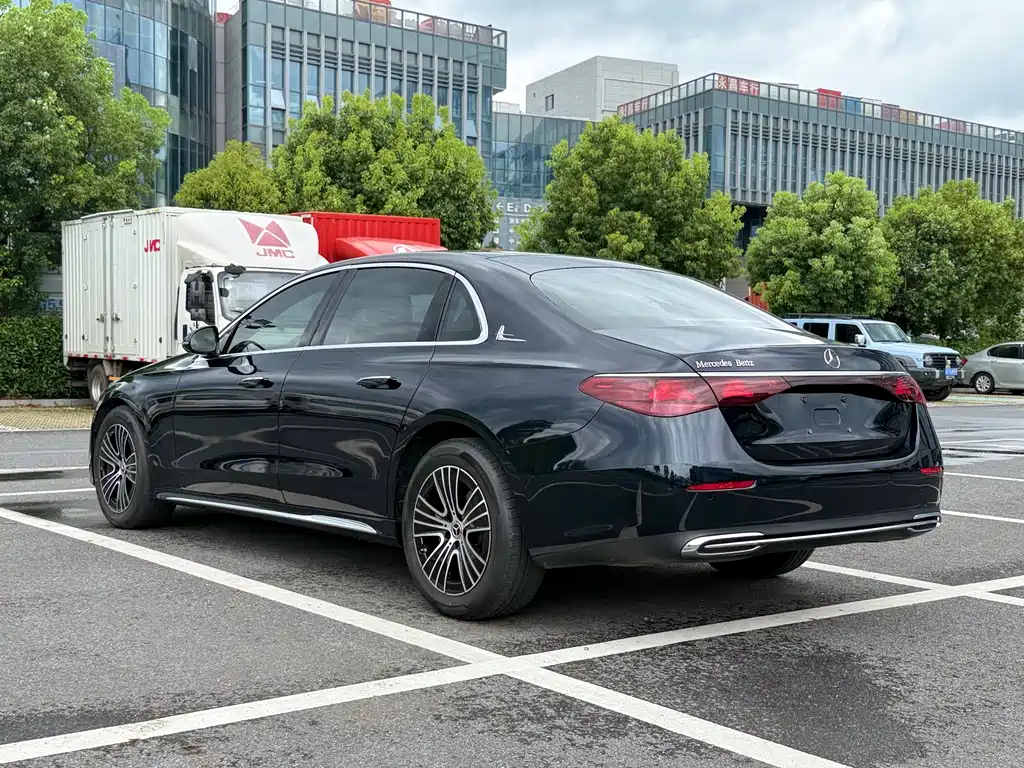 Mercedes-Benz E-Class 2024