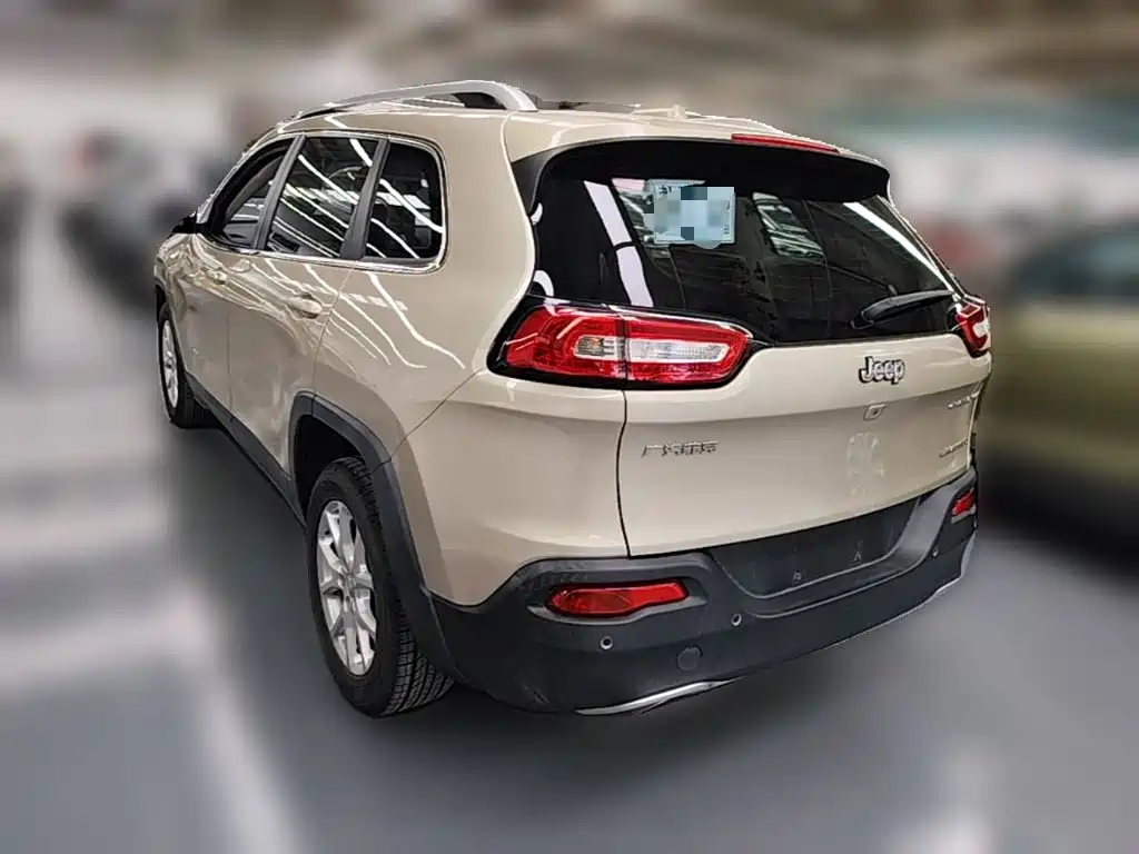 Jeep Cherokee 2018 — фото 9
