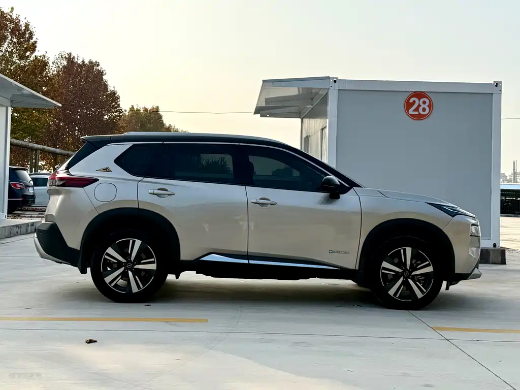 Nissan X-Trail 2023 — фото 4