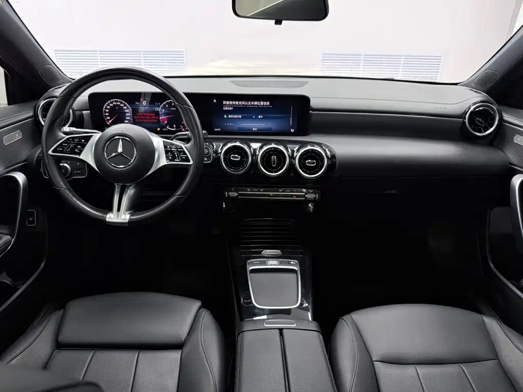 Mercedes-Benz A-Class 2023 — фото 12