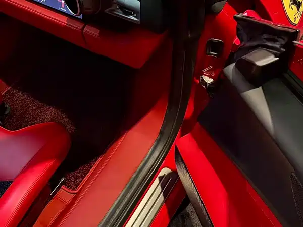 Ferrari F8 2021