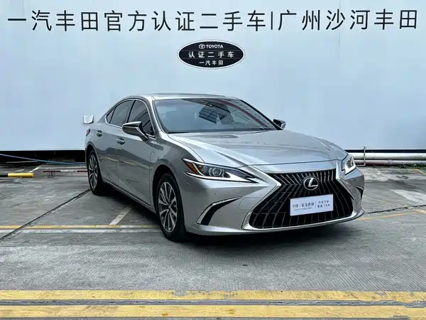 Lexus ES 2023
