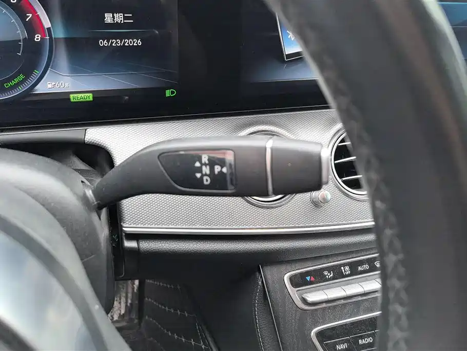 Mercedes-Benz E-Class 2020 — фото 16