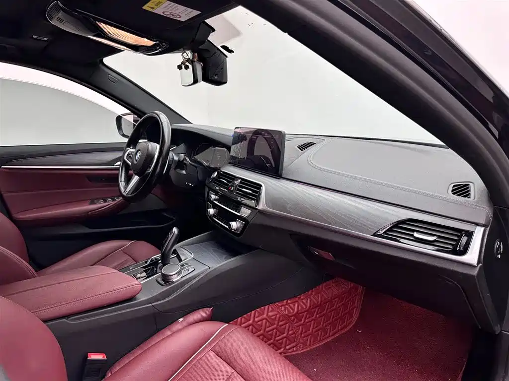 BMW 5 Series 2023 — фото 11