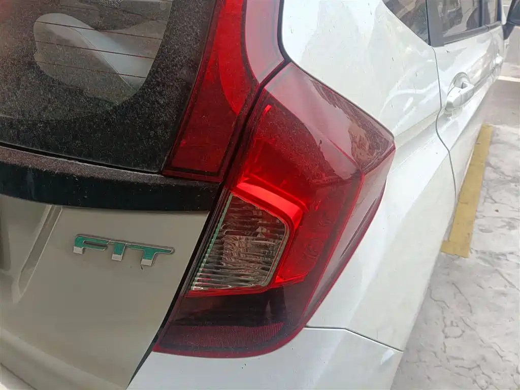 Honda Fit 2017 — фото 24