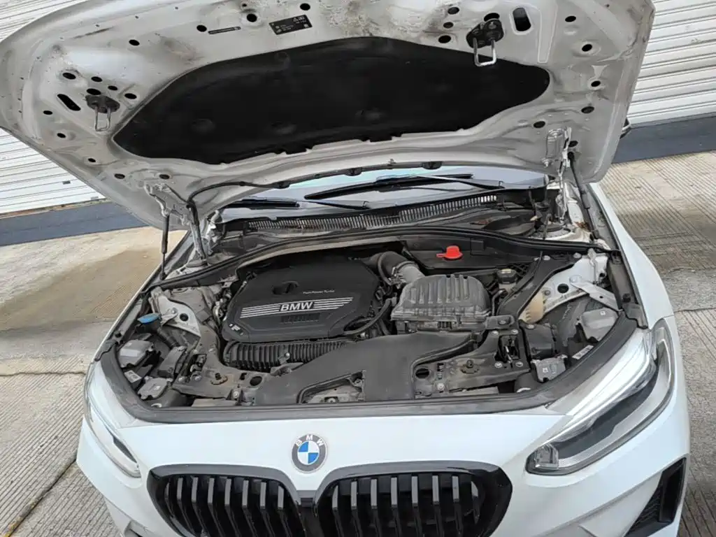 BMW 1 Series 2021 — фото 13