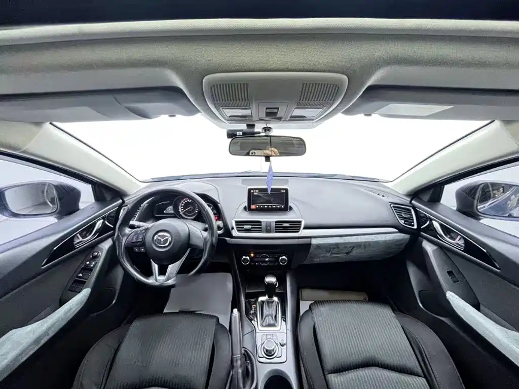 Mazda 3 Axela 2015 — фото 15