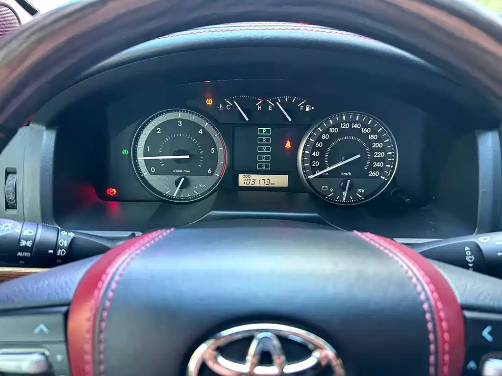 Toyota Land Cruiser 2020 — фото 8
