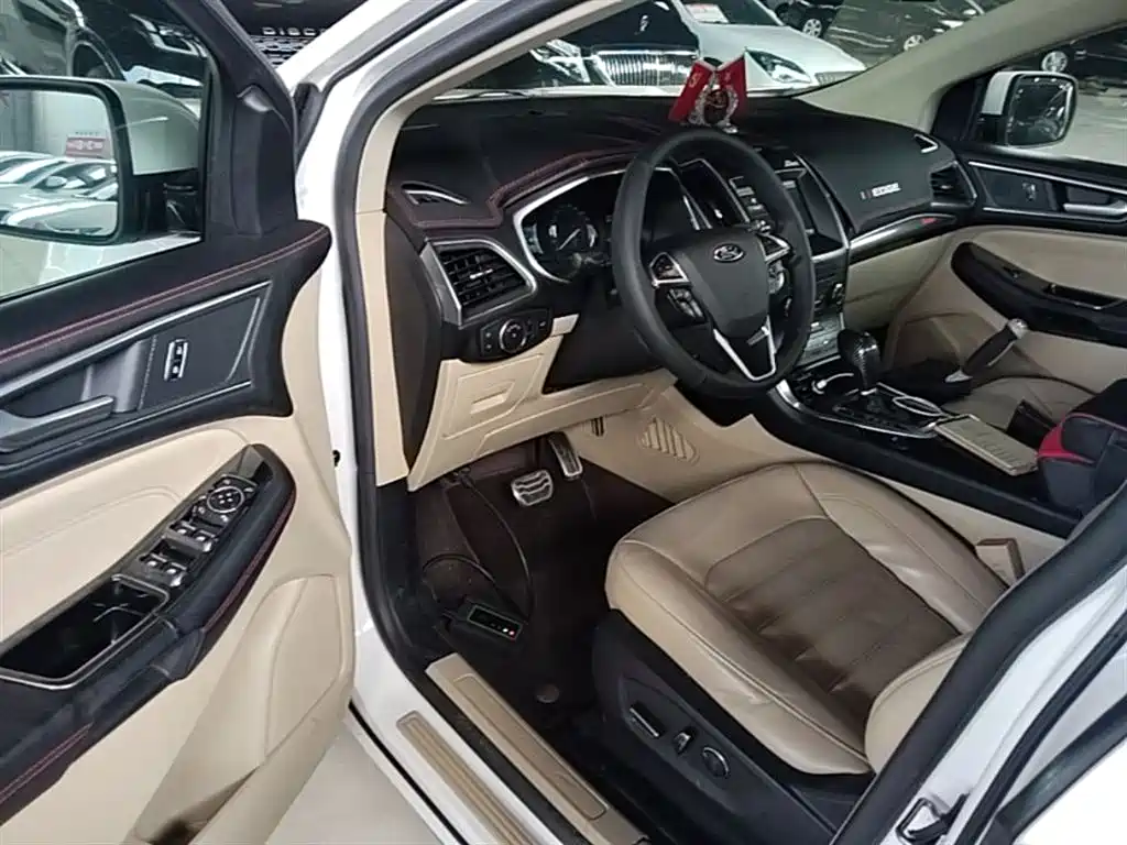 Ford Edge 2015 — фото 16