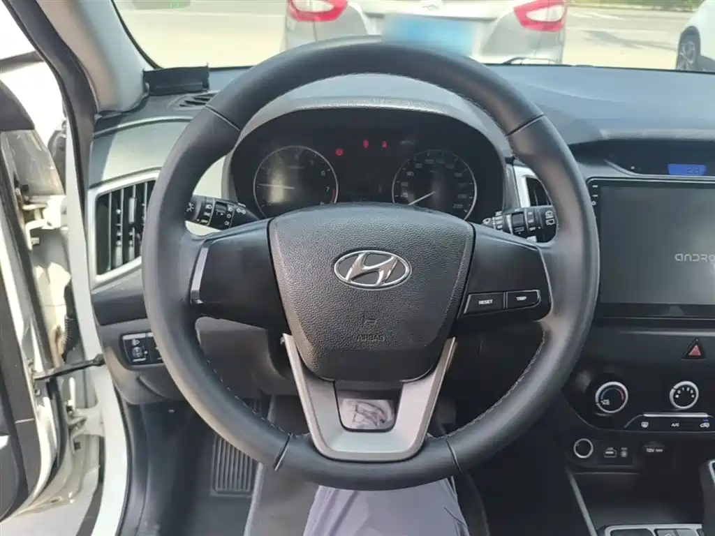 Hyundai ix25 2015 — фото 11