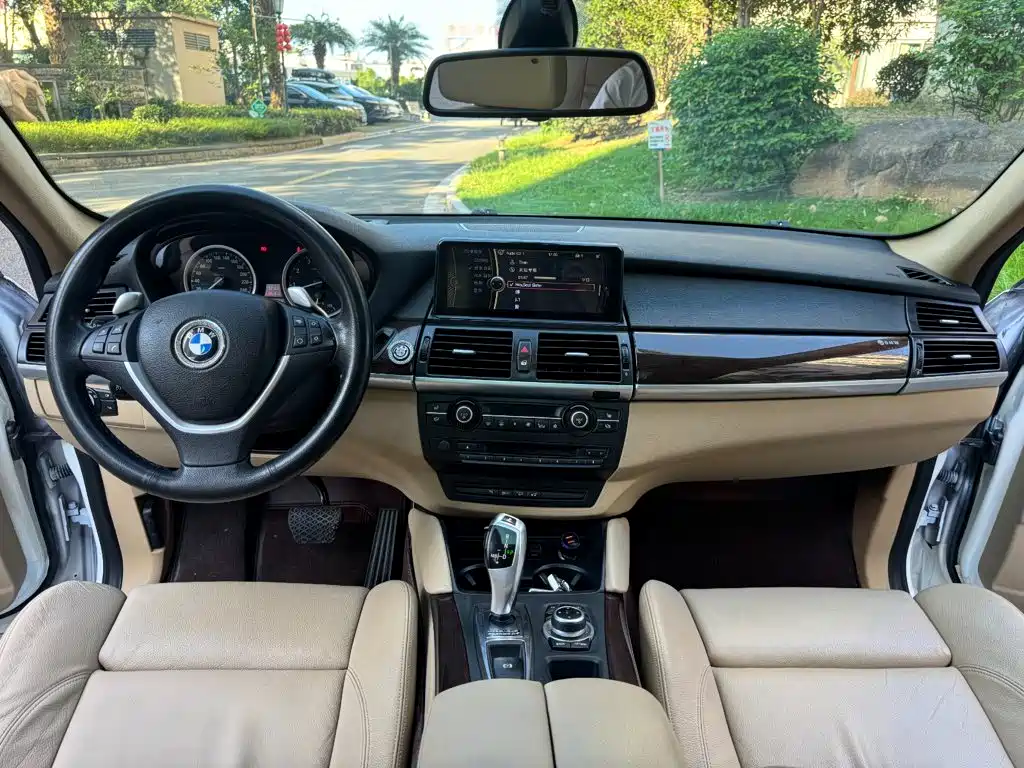BMW X6 2011 — фото 14