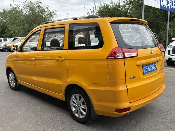 Dongfeng Scenery 330 2014