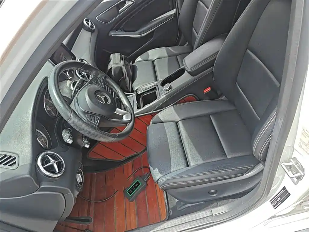 Mercedes-Benz GLA 2017 — фото 15