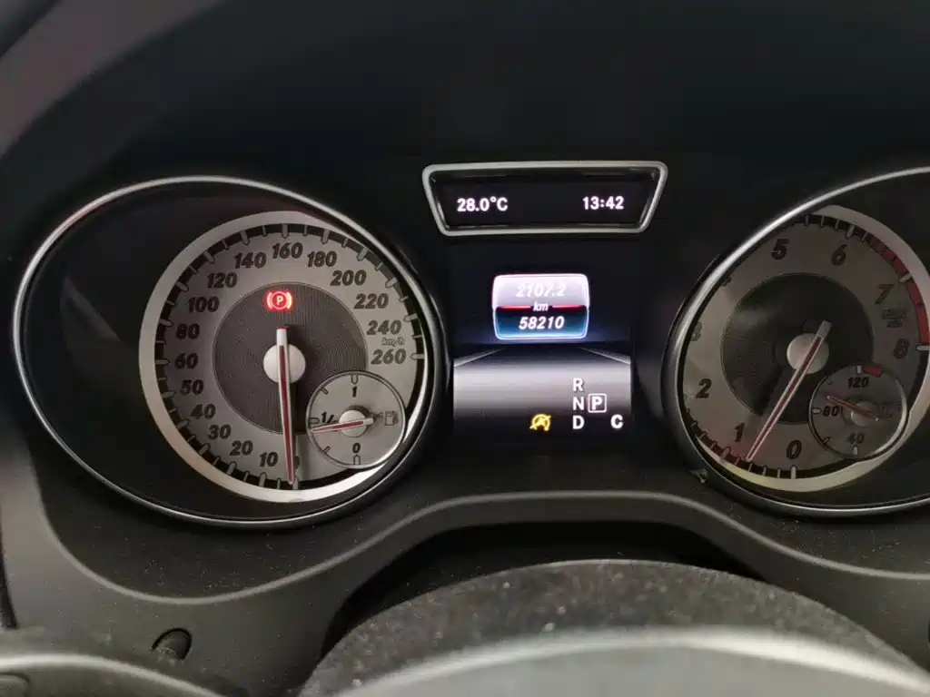 Mercedes-Benz CLA 2016 — фото 19