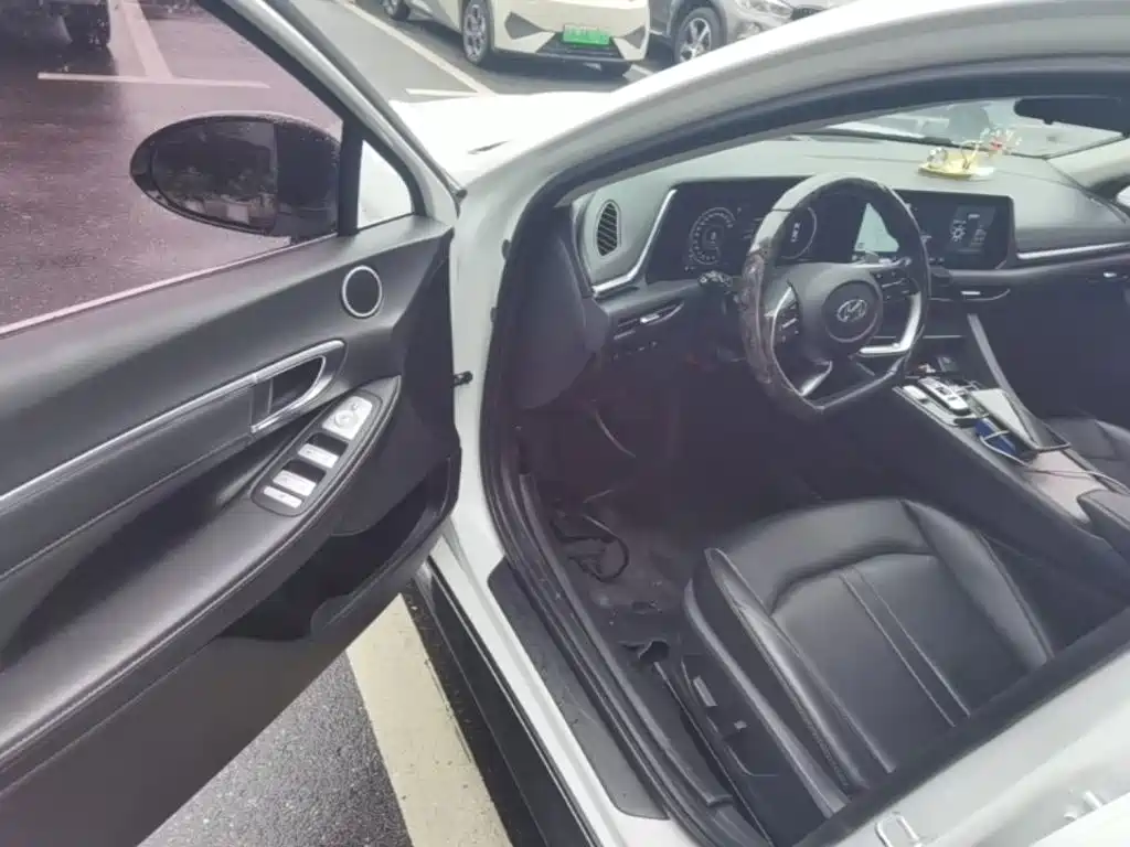 Hyundai Sonata 2021 — фото 16