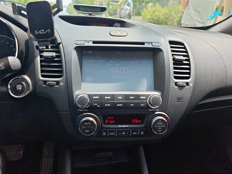 Kia K3 2014 — фото 12